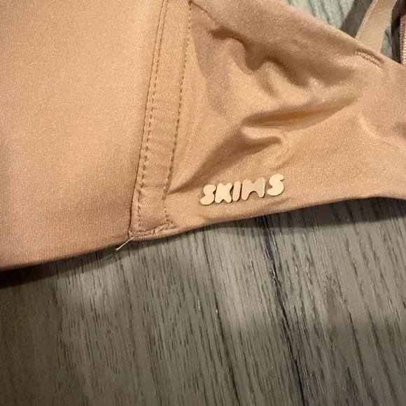 SKIMS Wireless Form T-Shirt Demi Bra - Sienna - Picture 2 of 7